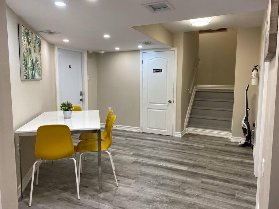 Entire Basement With 3 Bedrooms 나이아가라 폭포 외부 사진