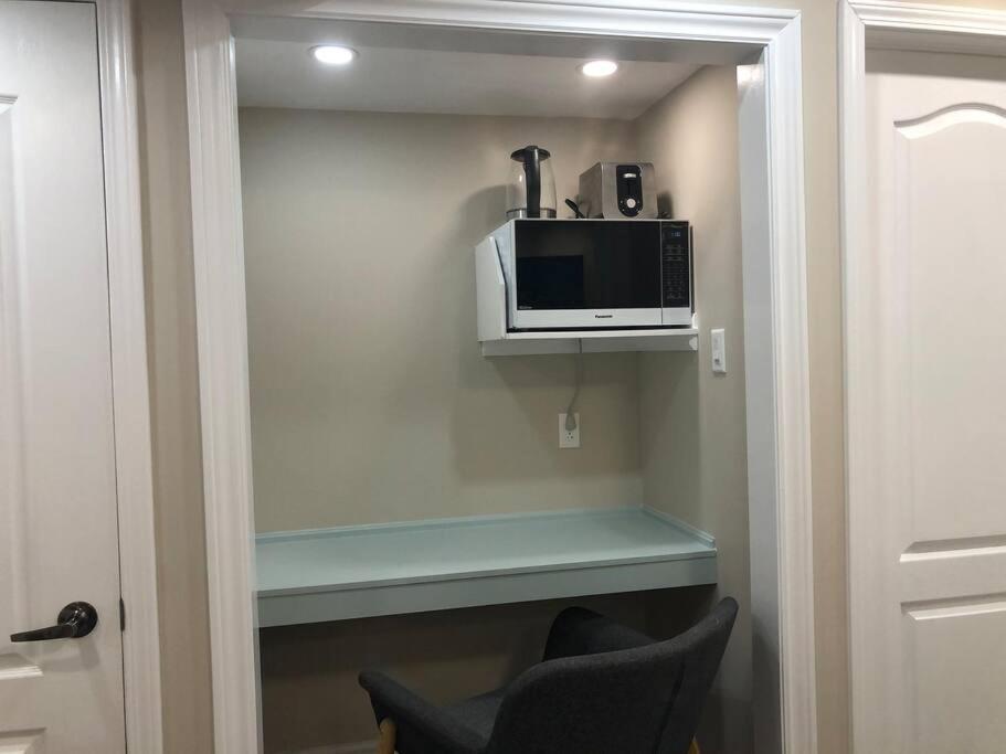 Entire Basement With 3 Bedrooms 나이아가라 폭포 외부 사진